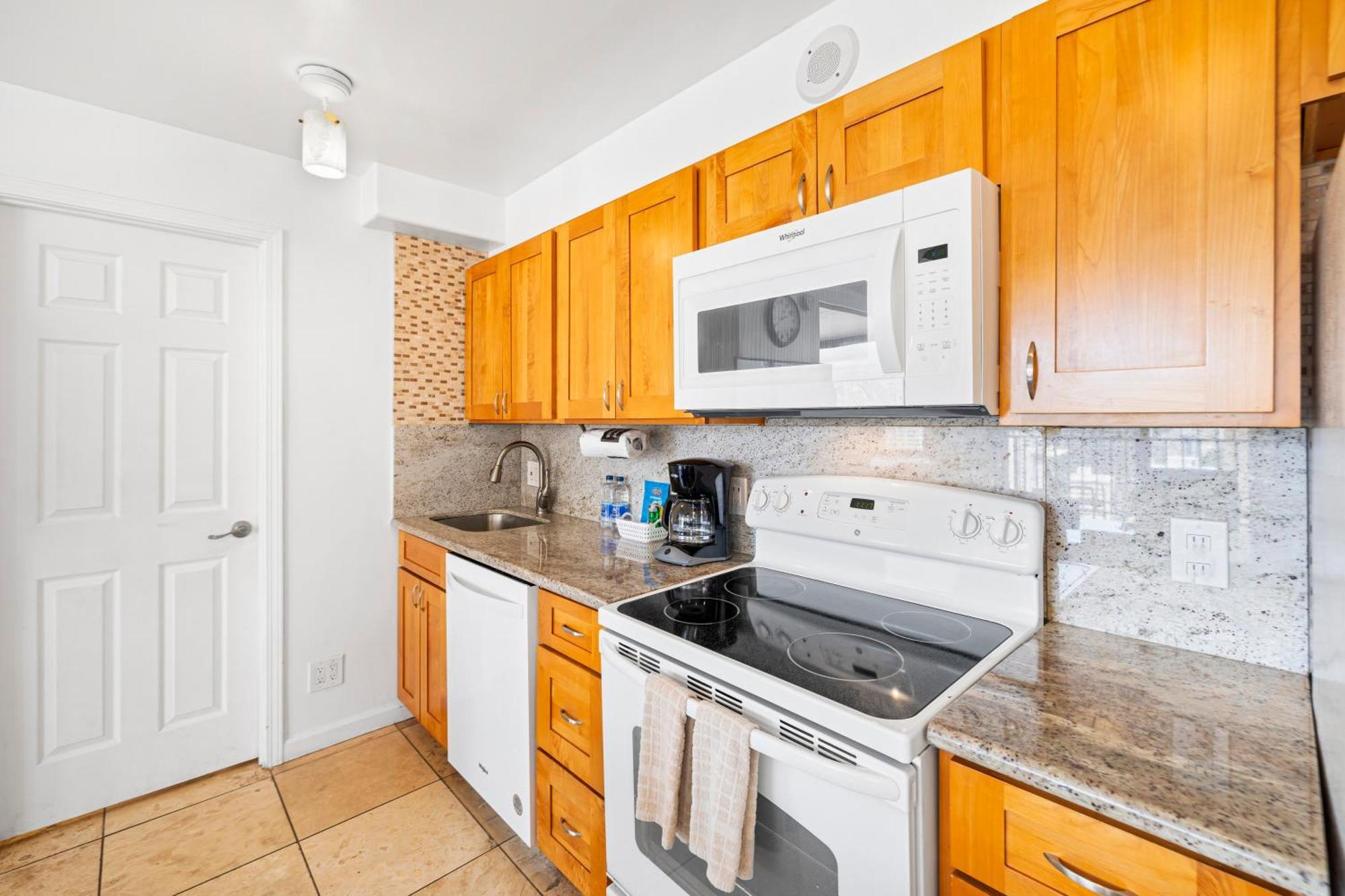 Waikiki Banyan T1-3106 Apartment Хонолулу Екстериор снимка